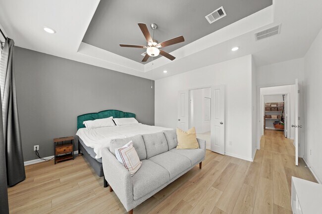 Building Photo - 9405 Vis Fls Trce