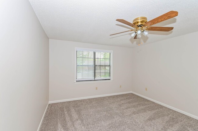 Building Photo - 6338 Northampton Dr