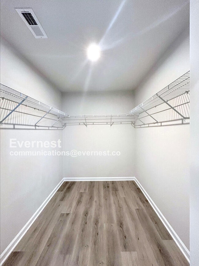 Building Photo - 9226 Northfield Crossing Dr