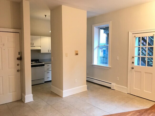 Building Photo - 55 Bright St