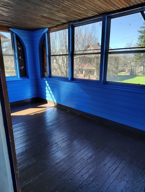 Building Photo - 11922-11924 Griffing Ave