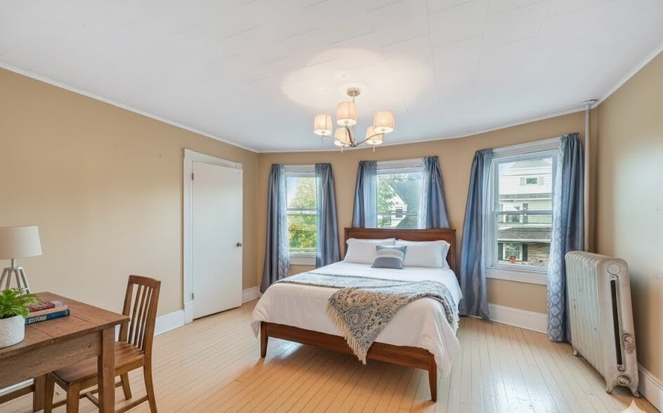 Building Photo - 227 Stephen Ave