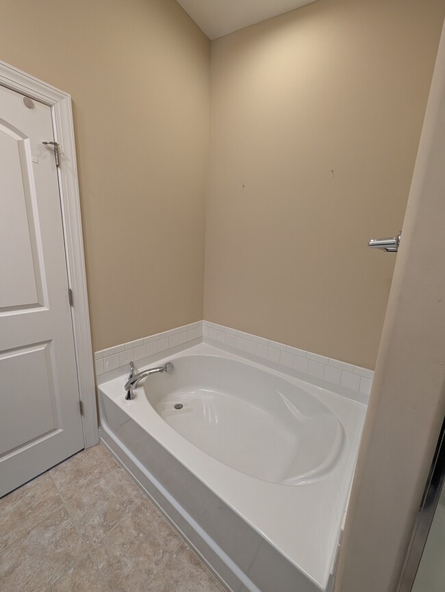 Building Photo - 716 Carneros Ci