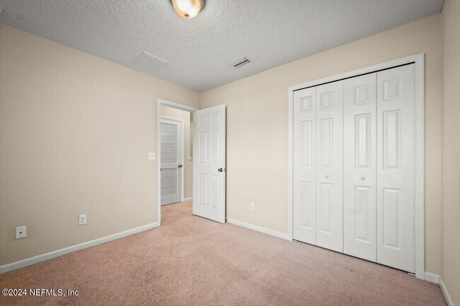 Building Photo - 215 Richmond Dr