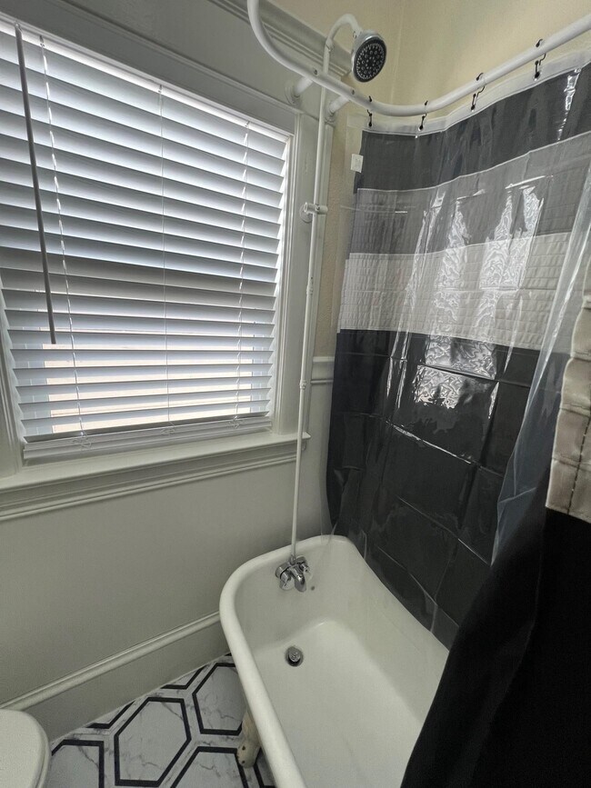 Building Photo - 9 Monte Vista Ave