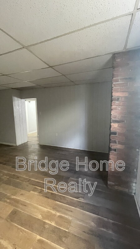 Building Photo - 447 Hays Ave