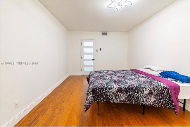 Building Photo - 7300 NW 4th Pl