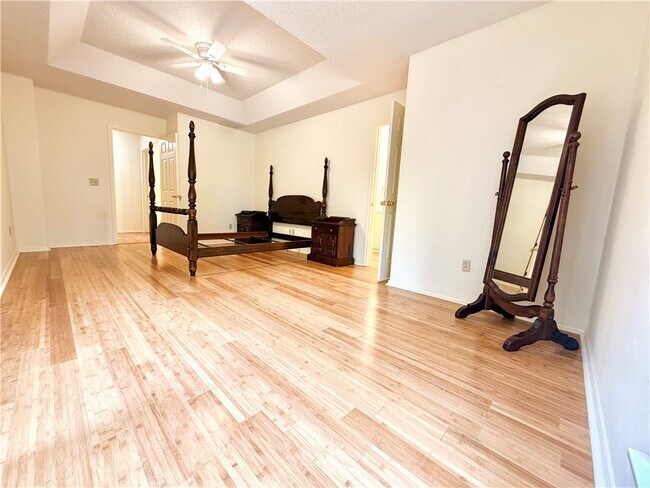 Building Photo - 11 Blakeney Ln