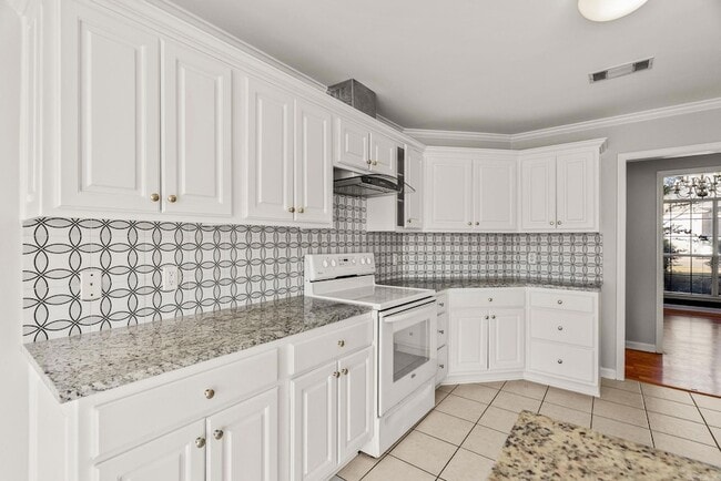 Building Photo - 12711 Misty Creek Dr