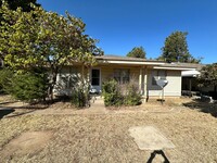 Building Photo - Cute 3 bed 1.5 bath in Warr Acres