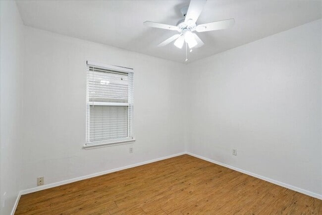 Building Photo - 1313 Southport Dr