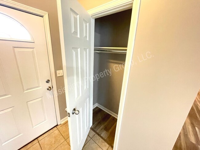 Building Photo - 3BD/2BA FOR RENT