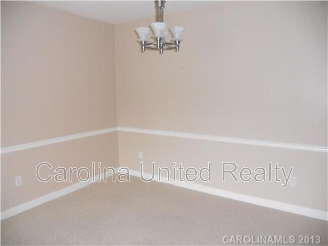 Building Photo - 10675 Hill Point Ct