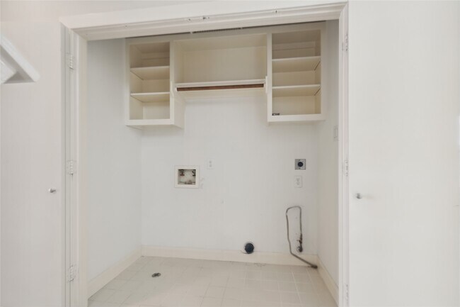 Building Photo - 9805 Marlink