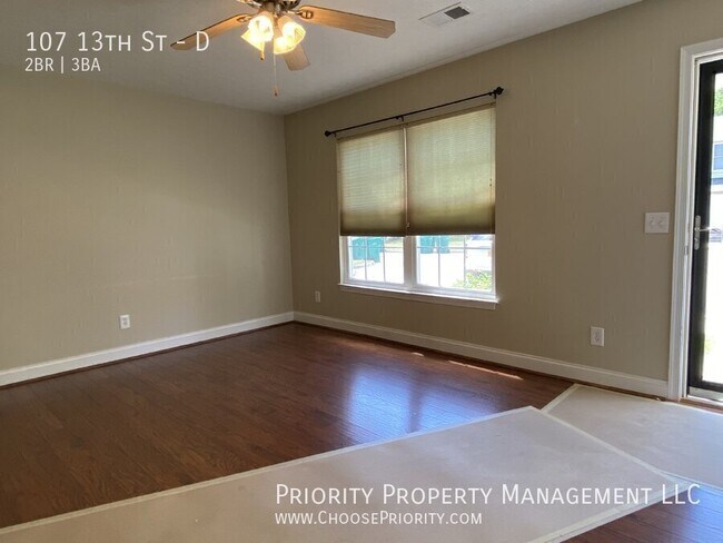 Building Photo - 107 13th St