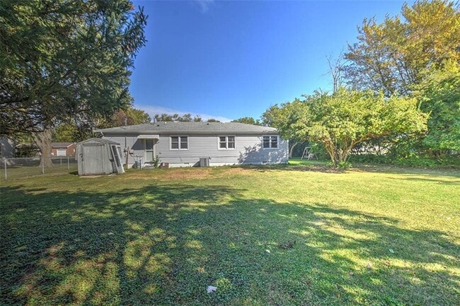 Building Photo - 11 Nolen Dr