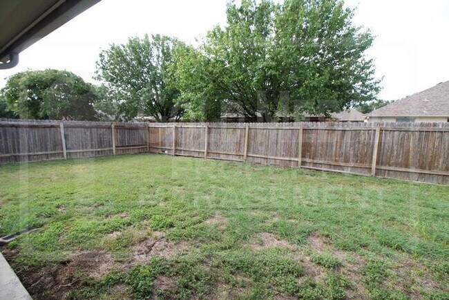 Building Photo - 2908 Tucson Dr