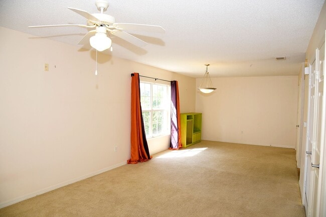 Building Photo - Desirable Florida Club Unit!