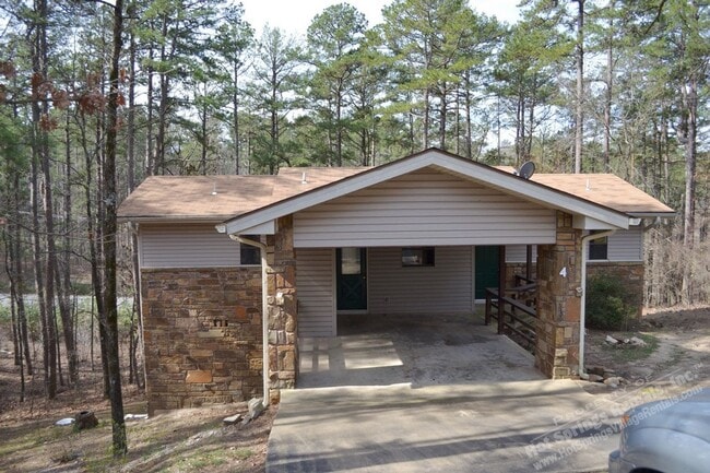 Primary Photo - West Gate Area | Home | Furnished