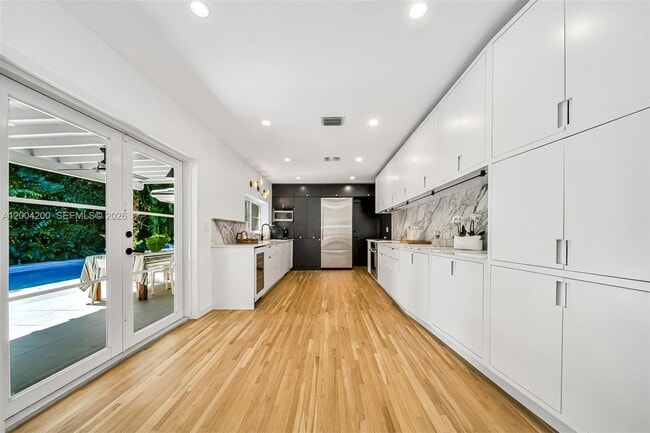 Building Photo - 1010 Placetas Ave