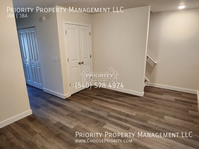 Building Photo - 2500 Millwood Loop