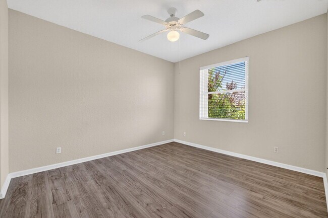 Building Photo - 2237 Newport Isles Blvd