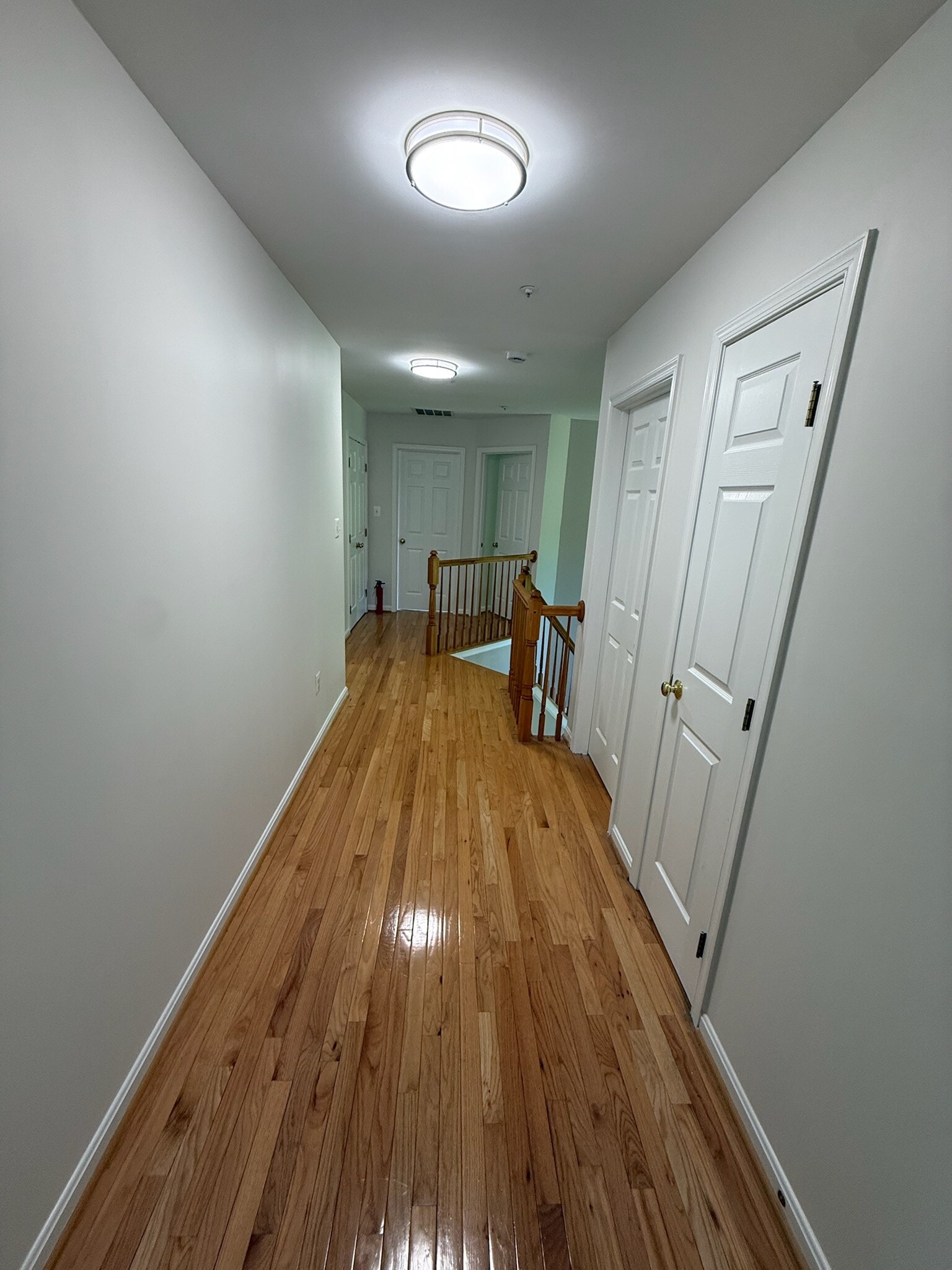 Upstairs Hallway - 911 Lake Front Dr