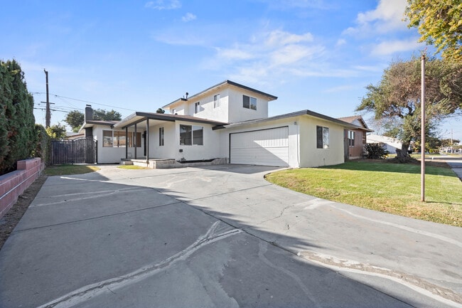 Primary Photo - 13205 Casimir Ave