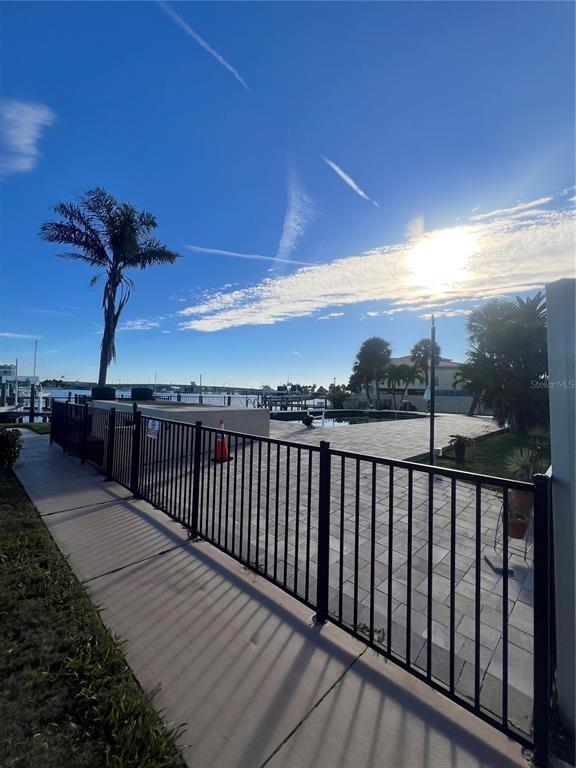 Building Photo - 7740 Boca Ciega Dr