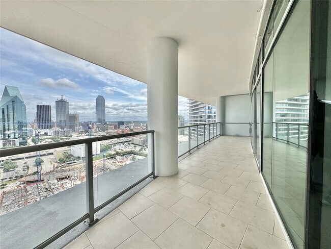 Building Photo - 2500 N Houston St