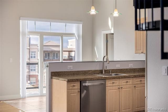 Building Photo - 5677 S Park Pl