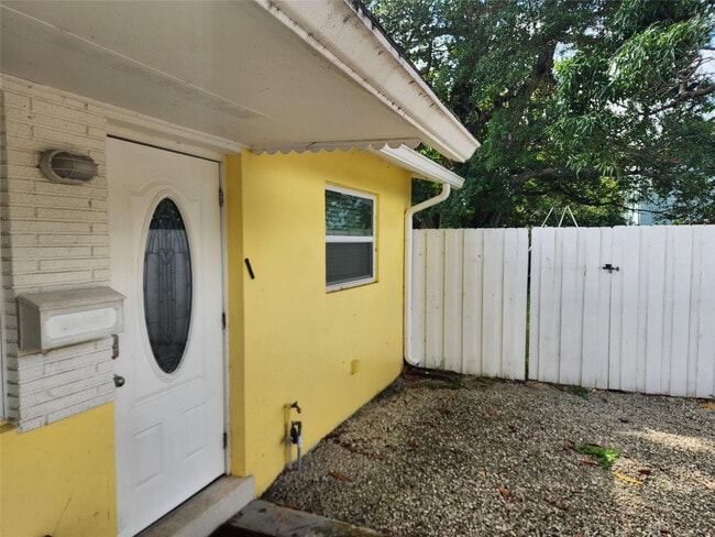 Building Photo - 620 SW 10th St