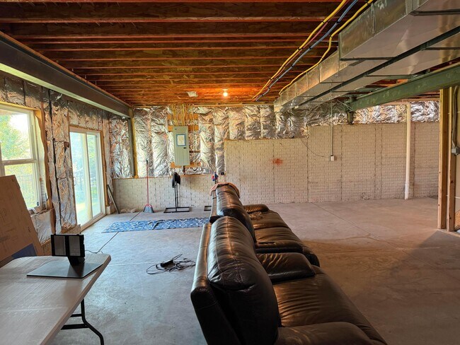 Building Photo - 8739 Cedar Brook St