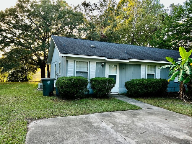 Building Photo - Charming 2-Bedroom Home with Pond View