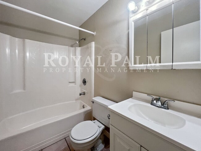 Building Photo - You Had Me at Bonita — 1Bed, 1Bathroom, w/ $400 Move-In Perk!