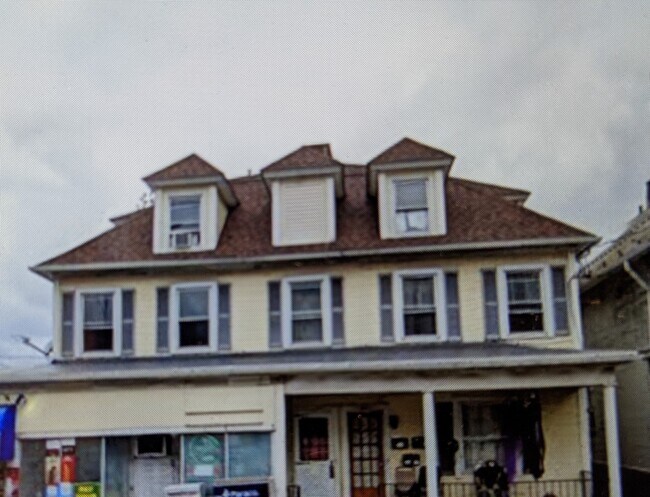 Front of the bldg - 1405 N Washington Ave