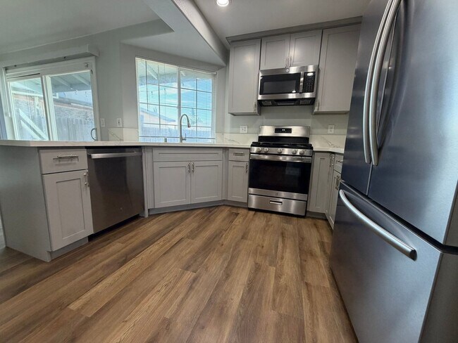 Building Photo - 8267 Moorhaven Way