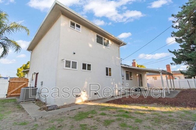 Building Photo - 1265 Slayton Dr