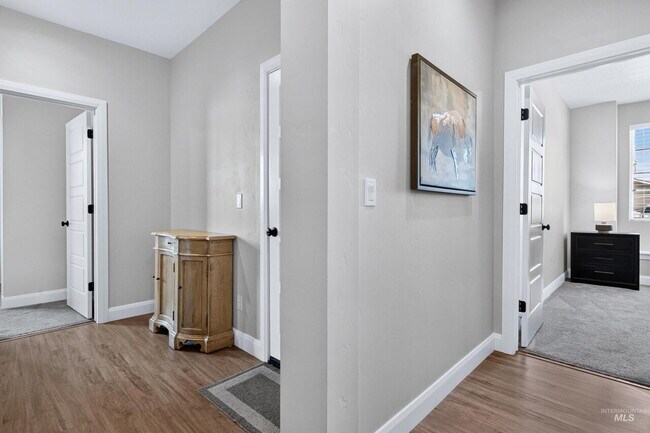Building Photo - Beautiful South Meridian Home