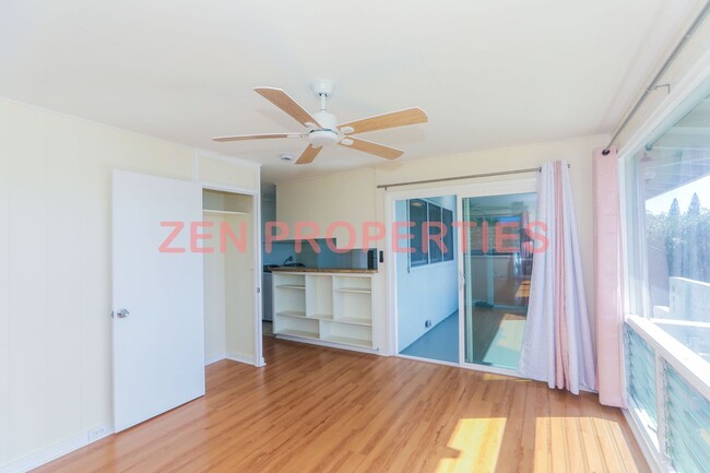 Building Photo - Lower Waialae Iki 3 Bedroom, 2 Bath Single...