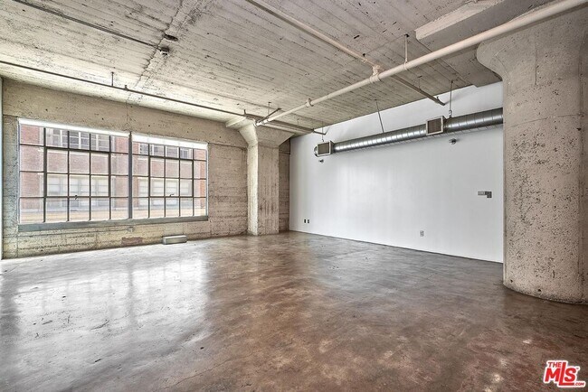 Building Photo - 1855 Industrial St