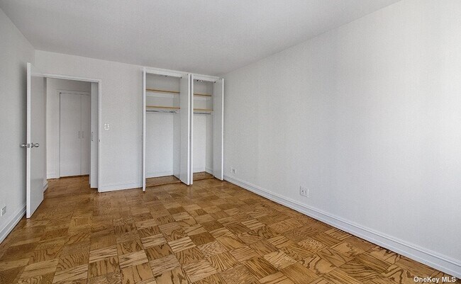 Building Photo - 71 E 71st St
