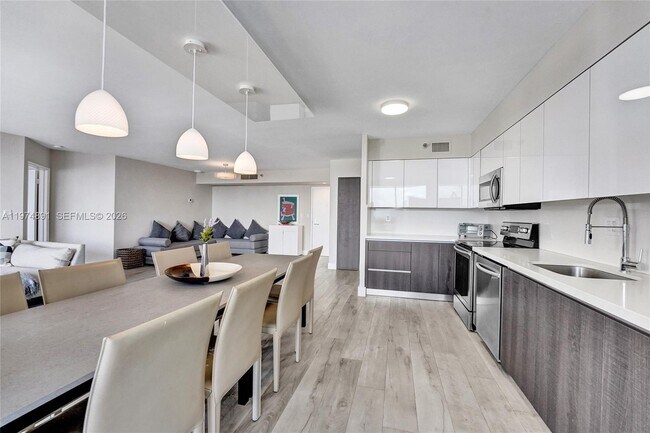 Building Photo - 19101 NE 36th Pl