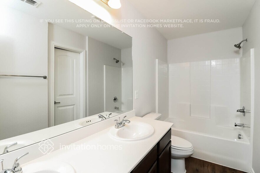 Building Photo - 9016 Curacao Dr