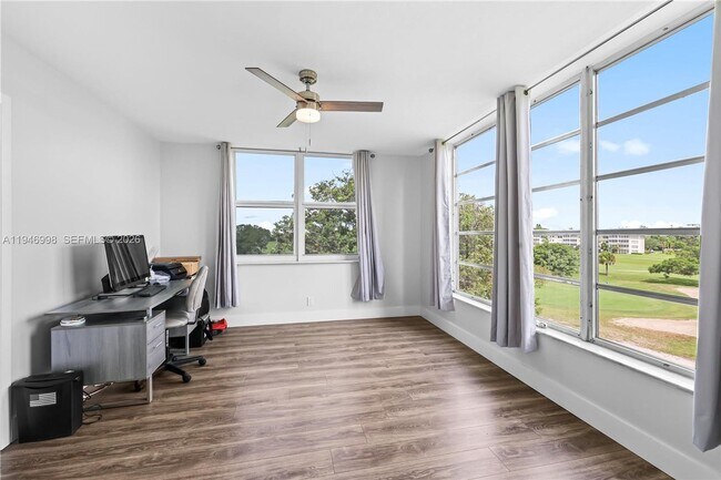 Building Photo - 2661 S Course Dr