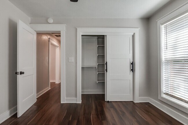 Building Photo - $500 OFF FIRST FULL MONTH PROMOTION!
