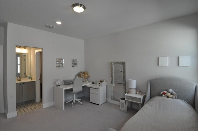 Building Photo - 16804 Roselin Dr