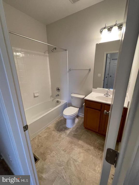 Building Photo - 202 Norland Knoll Dr