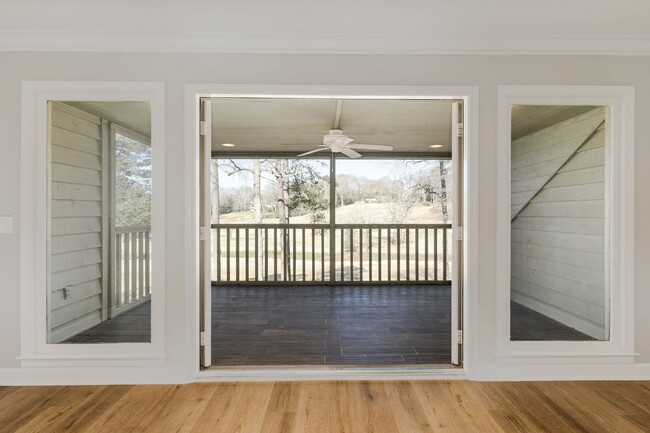 Building Photo - # Serene Living Near Travelers Rest