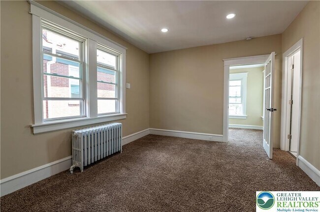 Building Photo - 111 N 10th St